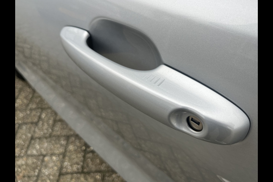 Ford Focus 1.0 EcoB. ST L. Bns