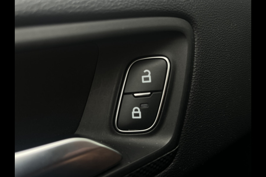 Ford Focus 1.0 EcoB. ST L. Bns