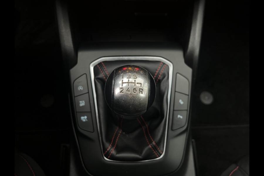 Ford Focus 1.0 EcoB. ST L. Bns