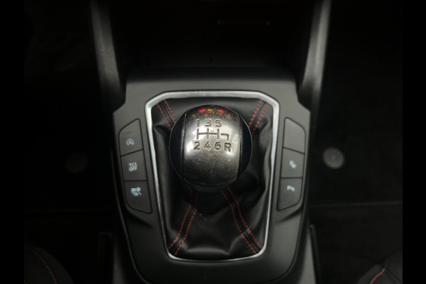 Ford Focus 1.0 EcoB. ST L. Bns