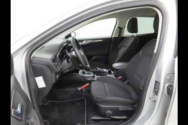 Ford FOCUS Wagon 1.0 EcoBoost Hybrid Titanium Rijklaar incl 12 mnd BOVAG garantie! Airco ECC Navi Carplay PDC VA+ Camera Full LED DAB+ Lichtmetalen velgen