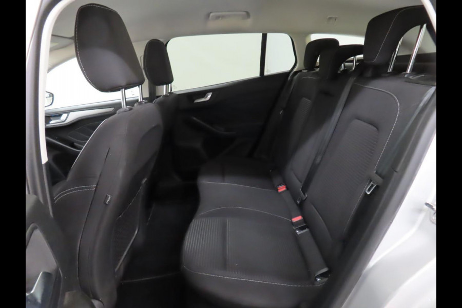 Ford FOCUS Wagon 1.0 EcoBoost Hybrid Titanium Rijklaar incl 12 mnd BOVAG garantie! Airco ECC Navi Carplay PDC VA+ Camera Full LED DAB+ Lichtmetalen velgen