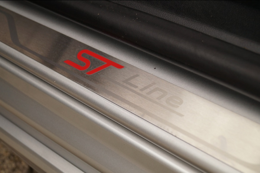 Ford Focus 1.5 EcoBoost 181pk ST Line Business -NAVI-ECC-PDC-