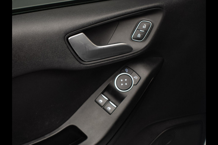 Ford Fiesta 1.1 Sport (APPLE CARPLAY,NAVI,CRUISE,LED,BLACK&WHITE EDITION,ELEKTRISCH PAKKET,SPORTSTOELEN,NETTE STAAT)