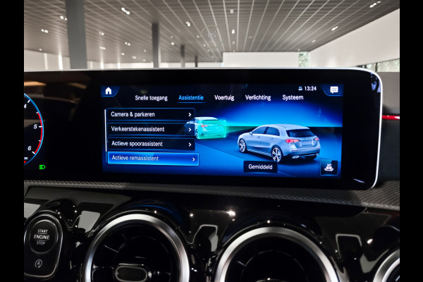 Mercedes-Benz A-Klasse 180 d AMG Night|Panorama|Widescreen|LED|MBUX Aut7