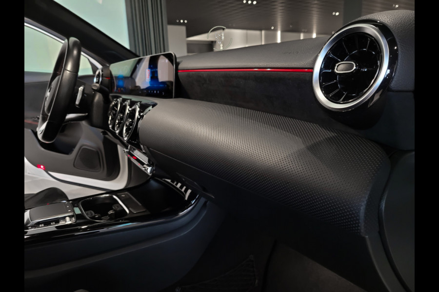 Mercedes-Benz A-Klasse 180 d AMG Night|Panorama|Widescreen|LED|MBUX Aut7