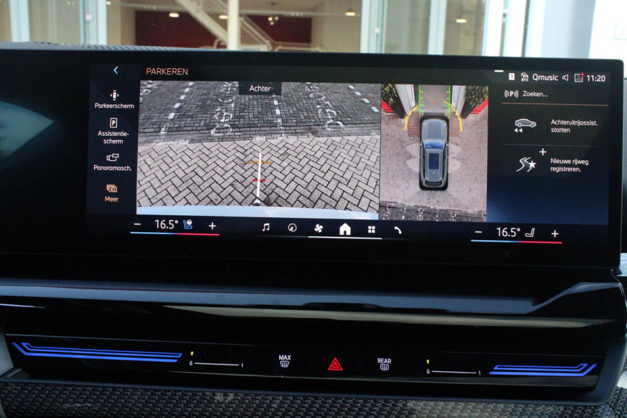 BMW 5 Serie Touring 520i M-SPORT | PANORAMA DAK | TREKHAAK ELEKTRISCH WEGKLAPBAAR | HARMAN KARDON AUDIO SYSTEM | SHADOW LINE PAKKET | ELEKTRISCH VERSTELBARE VOORSTOELEN MET GEHEUGENFUNCTIE | STOEL VENTILATIE VOOR | STOEL VERWARMING VOOR + ACHTER | 360° CAMERA | DRAADLOZE TELEFOONLADER | STAND VERWARMING | LEDEREN BEKLEDING "VEGANZA ZWART" | WARMTEWEREND GLAS | SPORT CHASSIS "M-TECHNIC" | INNOVATIE PAKKET: (HEAD UP DISPLAY/LIVE NAVIGATIE/INTERIEUR CAMERA/PARKEERSENSOREN VOOR+ACHTER/CONNECTED SERVICES) | DRAADLOZE APPLE CARPLAY/ANDROID AUTO | TRAVEL PAKKET (ELEKTRISCH BEDIENBARE ACH