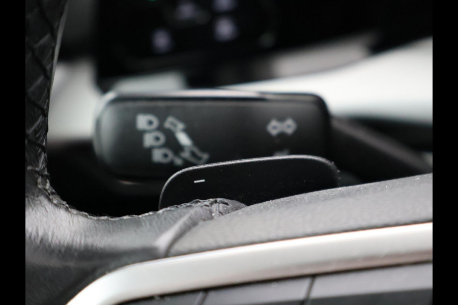 Volkswagen Golf 1.0 eTSI DSG + VIRTUAL COCKPIT | SFEERVERLICHTING | STUURVERW. / STOELVERW. | CAMERA | ADAPTIVE CRUISE CONTROL