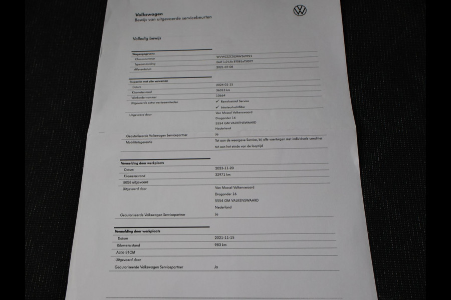 Volkswagen Golf 1.0 eTSI DSG + VIRTUAL COCKPIT | SFEERVERLICHTING | STUURVERW. / STOELVERW. | CAMERA | ADAPTIVE CRUISE CONTROL