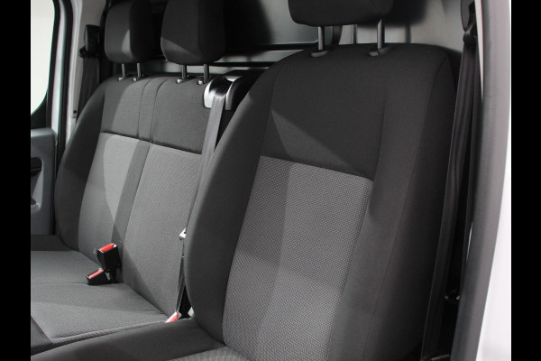 Opel Vivaro 2.0 CDTI L2H1 Edition 3-zits Automaat  Navigatie Airco Bluetooth Trekhaak Parkeer sensoren