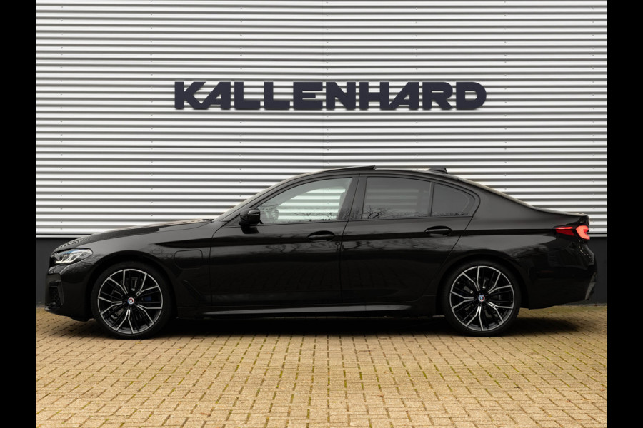 BMW 5 Serie 530e M-Sport - Individual ''Crystal Casserit Black'' - Dak - Head-Up