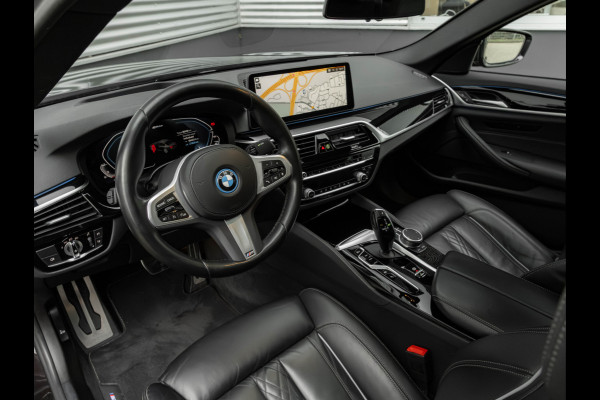 BMW 5 Serie 530e M-Sport - Individual ''Crystal Casserit Black'' - Dak - Head-Up