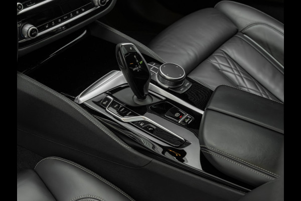 BMW 5 Serie 530e M-Sport - Individual ''Crystal Casserit Black'' - Dak - Head-Up