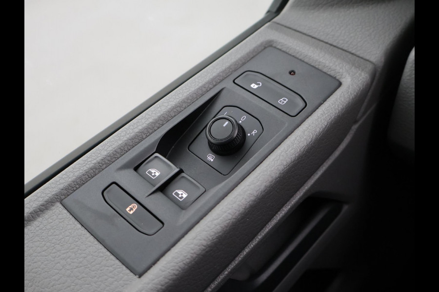 Volkswagen Transporter 2.0 TDI L2H1 + LEDER | TREKHAAK | CAMERA | APPLE CARPLAY | L.M. VELGEN