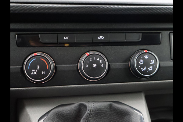 Volkswagen Transporter 2.0 TDI L2H1 + LEDER | TREKHAAK | CAMERA | APPLE CARPLAY | L.M. VELGEN