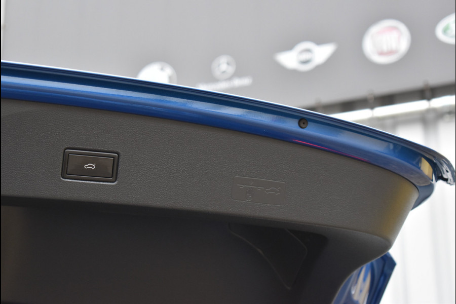 Volkswagen T-Roc 1.5 TSI R-Line Pano Navi ACC Camera 19 Inch Suzuka