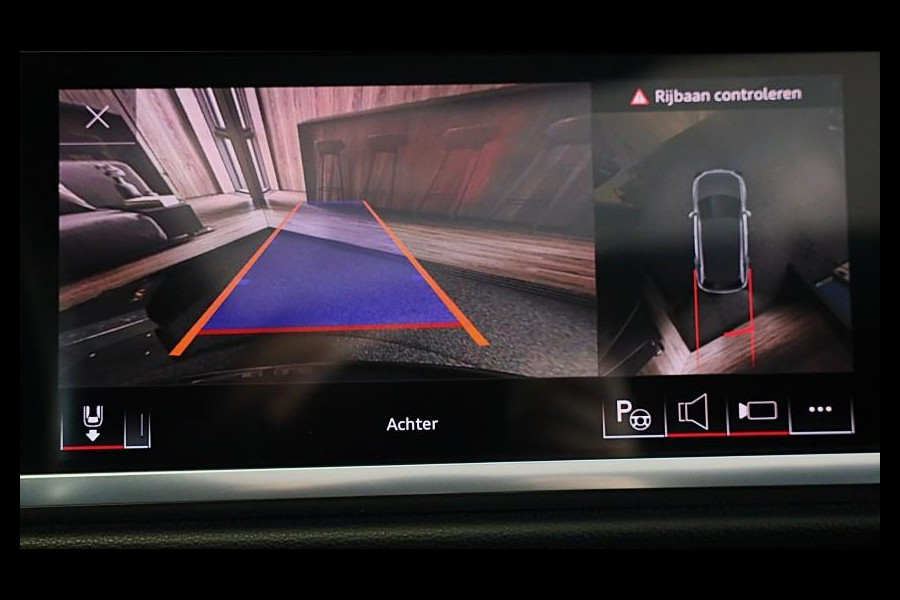 Audi Q3 45 TFSI e S Line / AUT / Memory / 360 Camera / Acc / Lane Assist / Dode Hoek / Ledere Zetels / Pano / Sfeer / Matrix / 21