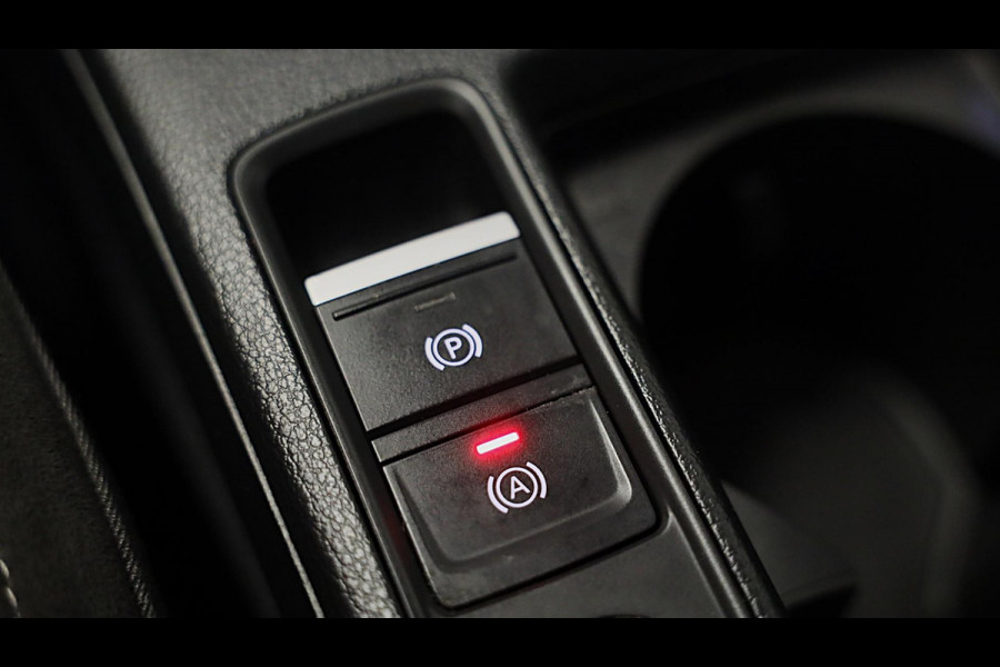 Audi Q3 45 TFSI e S Line / AUT / Memory / 360 Camera / Acc / Lane Assist / Dode Hoek / Ledere Zetels / Pano / Sfeer / Matrix / 21