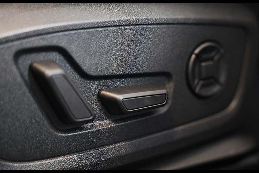 Audi Q3 45 TFSI e S Line / AUT / Memory / 360 Camera / Acc / Lane Assist / Dode Hoek / Ledere Zetels / Pano / Sfeer / Matrix / 21