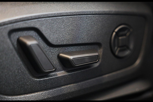 Audi Q3 45 TFSI e S Line / AUT / Memory / 360 Camera / Acc / Lane Assist / Dode Hoek / Ledere Zetels / Pano / Sfeer / Matrix / 21