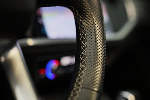 Audi Q3 45 TFSI e S Line / AUT / Memory / 360 Camera / Acc / Lane Assist / Dode Hoek / Ledere Zetels / Pano / Sfeer / Matrix / 21