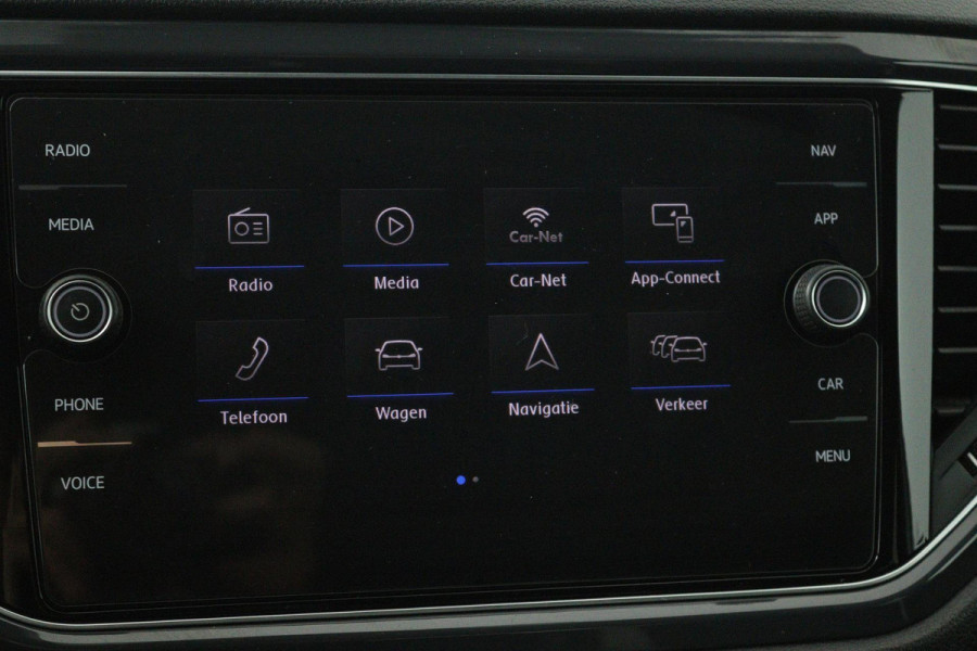 Volkswagen T-Roc 1.5 TSI Sport Automaat (NAVI, TREKHAAK, STOELVERWARMING, CAMERA, LED)