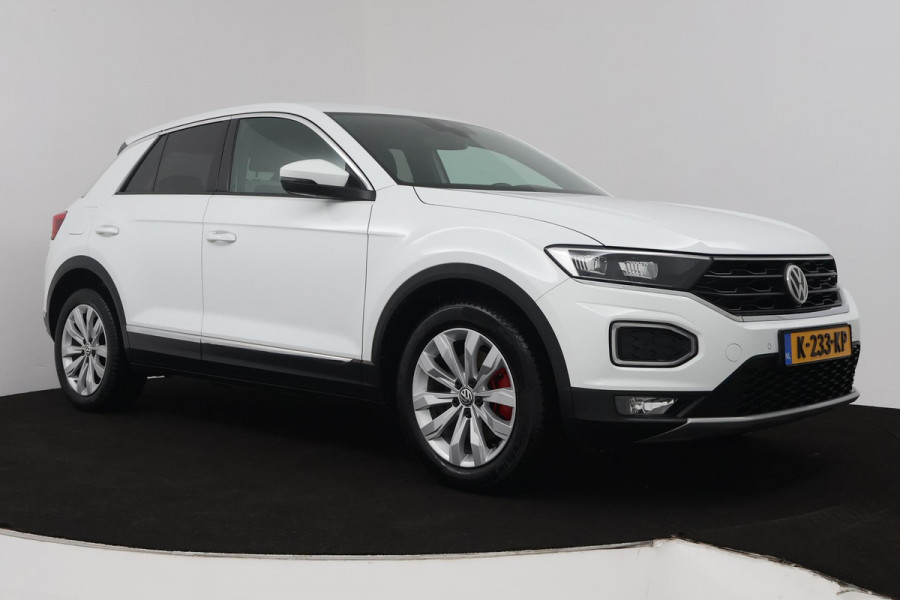Volkswagen T-Roc 1.5 TSI Sport Automaat (NAVI, TREKHAAK, STOELVERWARMING, CAMERA, LED)