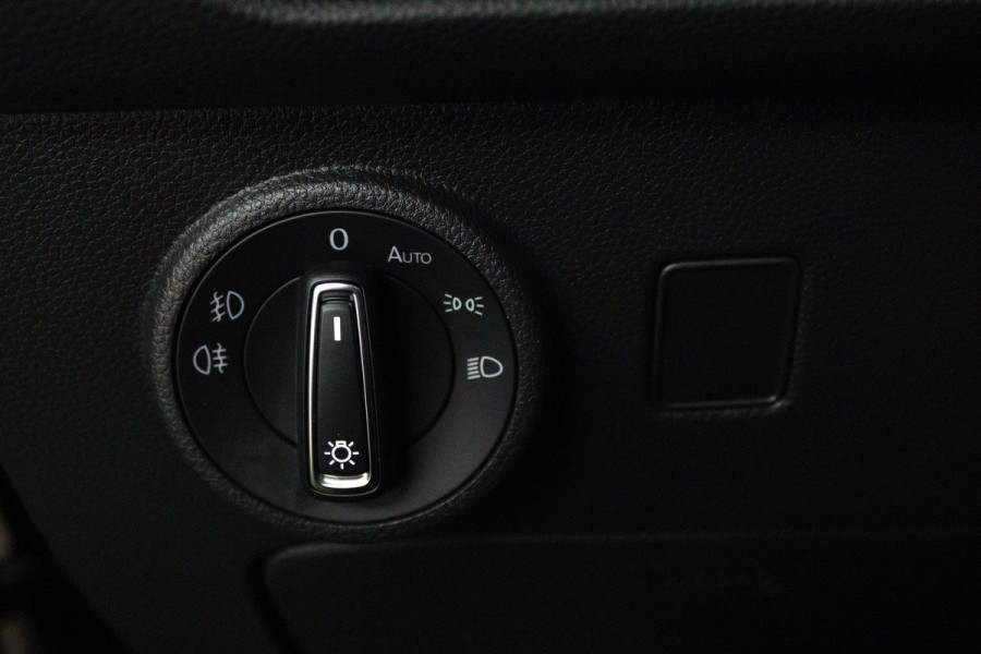 Seat Ateca 1.5 TSI FR Business Intense (PANORAMADAK, STOELVERWARMING, LED, CAMERA, 1e EIGENAAR, GOED ONDERHOUDEN)