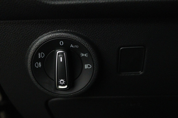 Seat Ateca 1.5 TSI FR Business Intense (PANORAMADAK, STOELVERWARMING, LED, CAMERA, 1e EIGENAAR, GOED ONDERHOUDEN)