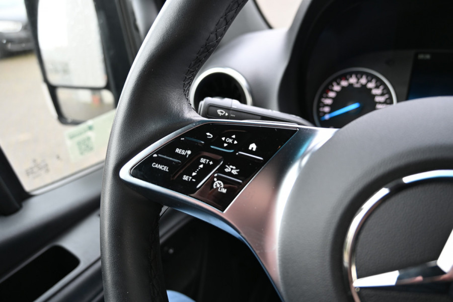 Mercedes-Benz eSprinter 320 L2H2 Select 81kWh Reikwijdte 257km volgens WLTP Snellader, Distronic, Trekhaak, Etc.