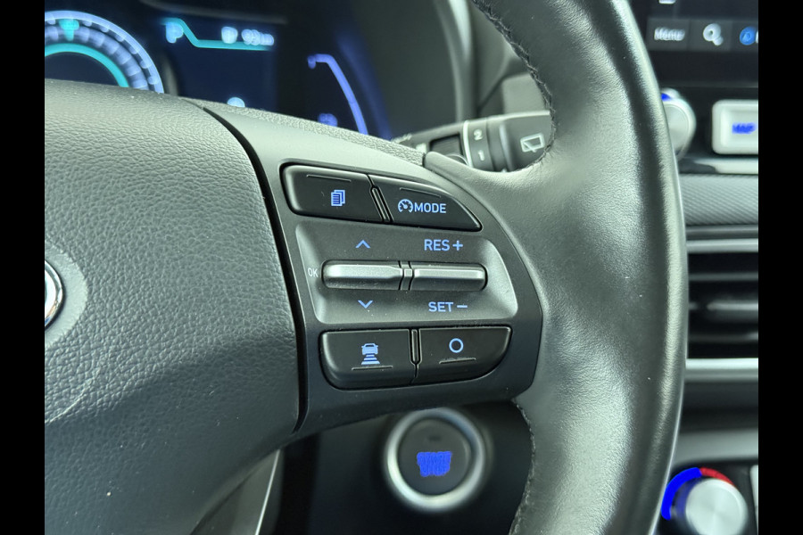 Hyundai Kona EV Premium 64kWh Leer SOH 100% Warmtepomp Krell®-Premium Audio Stoelverwarming+Koeling Camera Apple Carplay Android Auto Head-Up Stuurverwarming Elek.Stoelen Blind Spot Lane Assist VESS 1e Eigenaar Origineel Nederlandse Auto 45.000,-nieuw