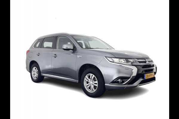 Mitsubishi Outlander 2.0 PHEV (Plug-In) Pure (INCL-BTW) Aut. *LEATHER-MICROFIBRE | COMFORTSEATS | CARPLAY | CAMERA | DAB+ | KEYLESS | PRIVACY-GLASS | SHIFT-PADDLES | TOWBAR | 16''ALU*