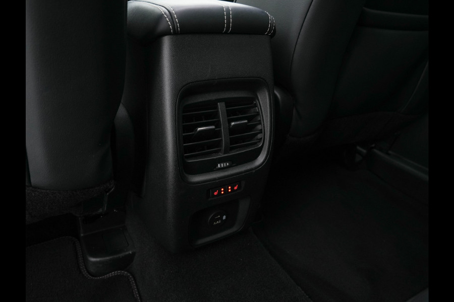 Ford Kuga 2.5 PHEV Vignale (Plug-In) (INCL-BTW) Aut. *PANO | LUXURY-LEATHER | DIGI-COCKPIT | FULL-LED | BANG/OLUFSEN-AUDIO |  HEAD-UP | KEYLESS | DAB | CARPLAY | NAVI-FULLMAP | MEMORY-PACK | HEATED-COMFORTSEATS | LANE-ASSIST | .