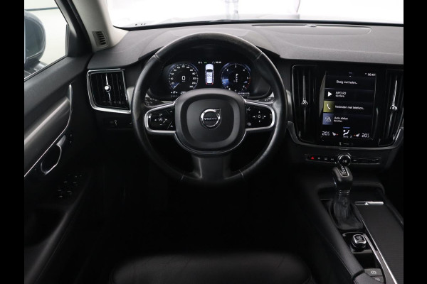 Volvo V90 2.0 D3 Momentum | Leder | Trekhaak | Stoelverwarming | Adaptive cruise | Carplay | Navigatie | Digital Cockpit | Full LED | Parkeerhulp | Climate control