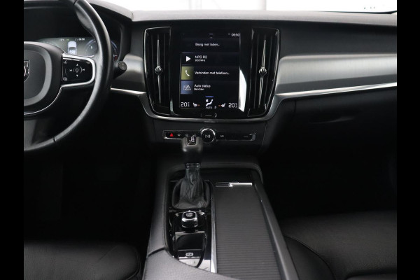 Volvo V90 2.0 D3 Momentum | Leder | Trekhaak | Stoelverwarming | Adaptive cruise | Carplay | Navigatie | Digital Cockpit | Full LED | Parkeerhulp | Climate control