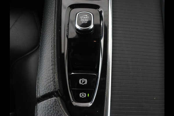 Volvo V90 2.0 D3 Momentum | Leder | Trekhaak | Stoelverwarming | Adaptive cruise | Carplay | Navigatie | Digital Cockpit | Full LED | Parkeerhulp | Climate control