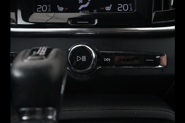 Volvo V90 2.0 D3 Momentum | Leder | Trekhaak | Stoelverwarming | Adaptive cruise | Carplay | Navigatie | Digital Cockpit | Full LED | Parkeerhulp | Climate control