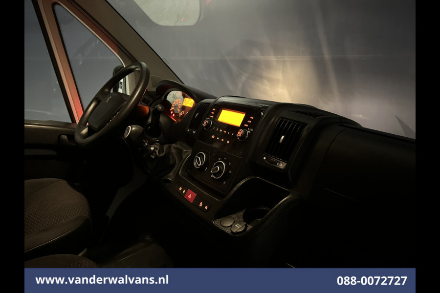 Peugeot Boxer 2.2 BlueHDi 141pk Bakwagen Laadklep Euro6 Airco | 955kg laadvermogen | Cruisecontrol Bijrijdersbank