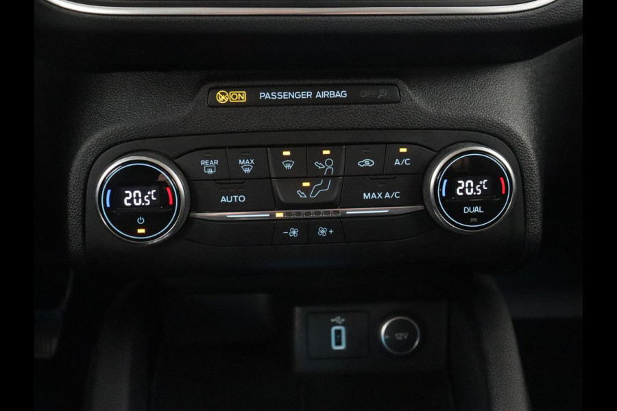 Ford Focus 1.0 EcoBoost Titanium | Automaat | Carplay | Navigatie | Keyless | Climate control | Parkeerhulp | Cruise control | Bluetooth