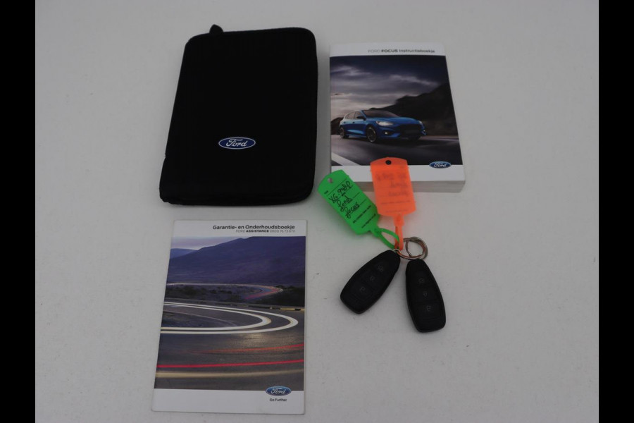 Ford Focus 1.0 EcoBoost Titanium | Automaat | Carplay | Navigatie | Keyless | Climate control | Parkeerhulp | Cruise control | Bluetooth