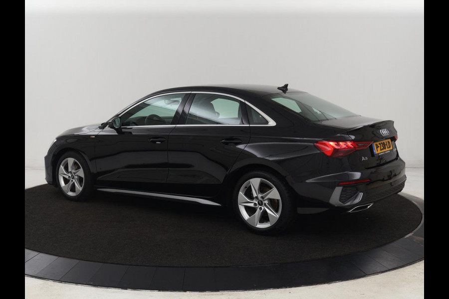 Audi A3 30 TFSI S edition | Stoelverwarming | Park Assist | Carplay | Sportstoelen | Half leder | Virtual Cockpit | Full LED | Navigatie | Bluetooth | Climate control | Cruise control