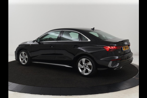 Audi A3 30 TFSI S edition | Stoelverwarming | Park Assist | Carplay | Sportstoelen | Half leder | Virtual Cockpit | Full LED | Navigatie | Bluetooth | Climate control | Cruise control