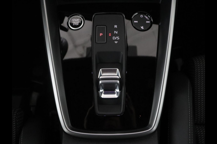 Audi A3 30 TFSI S edition | Stoelverwarming | Park Assist | Carplay | Sportstoelen | Half leder | Virtual Cockpit | Full LED | Navigatie | Bluetooth | Climate control | Cruise control