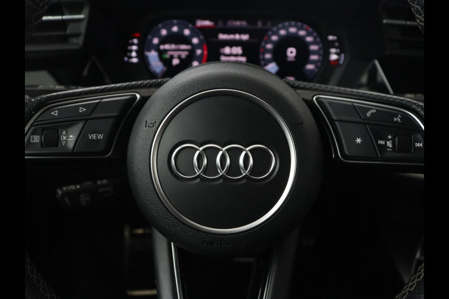 Audi A3 30 TFSI S edition | Stoelverwarming | Park Assist | Carplay | Sportstoelen | Half leder | Virtual Cockpit | Full LED | Navigatie | Bluetooth | Climate control | Cruise control