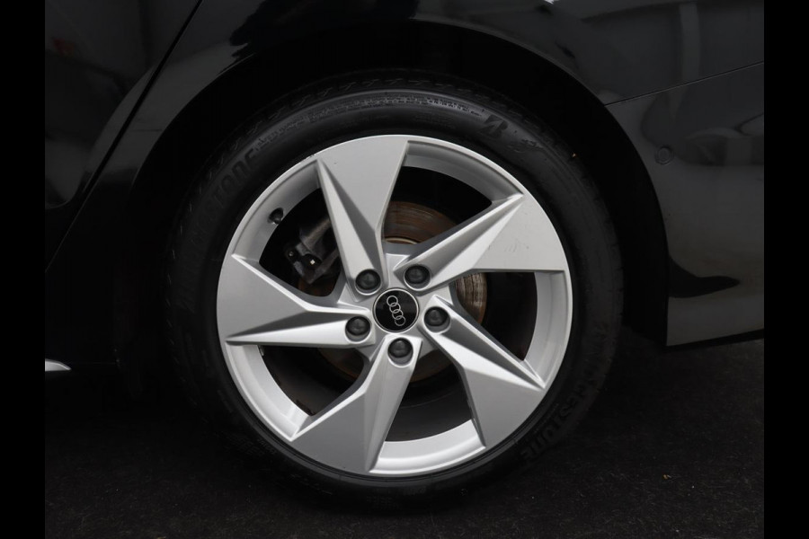 Audi A3 30 TFSI S edition | Stoelverwarming | Park Assist | Carplay | Sportstoelen | Half leder | Virtual Cockpit | Full LED | Navigatie | Bluetooth | Climate control | Cruise control