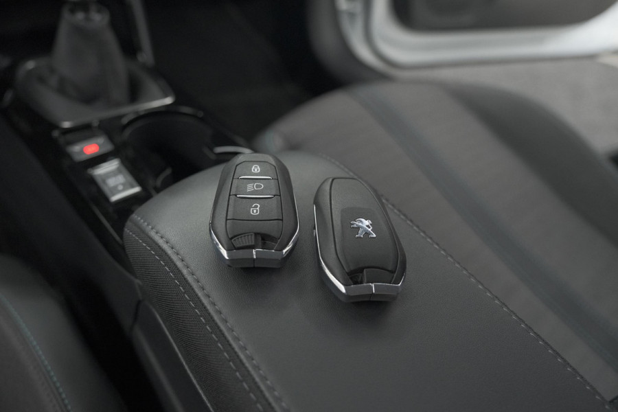 Peugeot 208 PureTech 100 Allure | Adaptieve Cruise Control | Camera | Apple Carplay