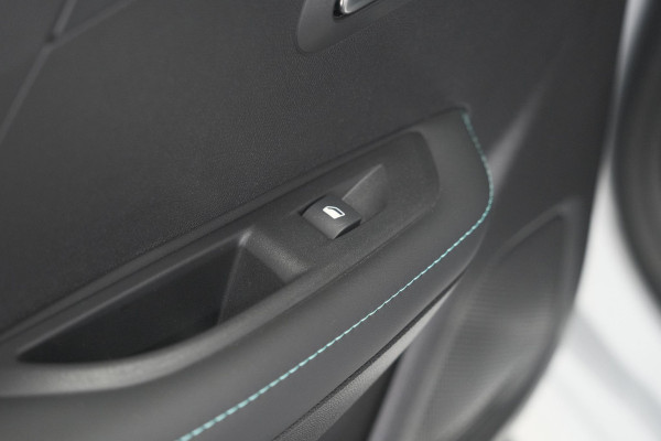 Peugeot 208 PureTech 100 Allure | Adaptieve Cruise Control | Camera | Apple Carplay