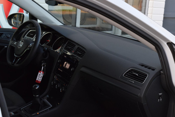 Volkswagen Golf 1.0 TSI Comf. Bus.|R-Line|Carplay|ACC|Massage