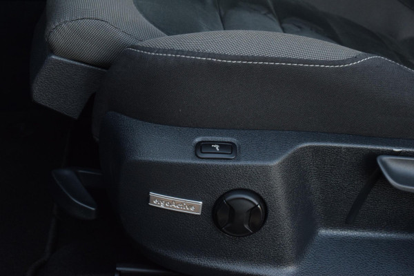 Volkswagen Golf 1.0 TSI Comf. Bus.|R-Line|Carplay|ACC|Massage