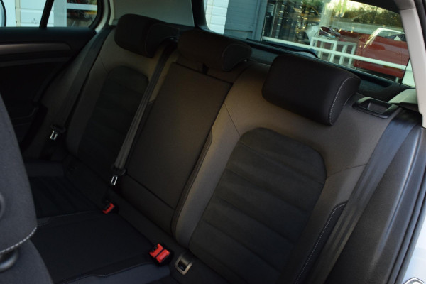 Volkswagen Golf 1.0 TSI Comf. Bus.|R-Line|Carplay|ACC|Massage